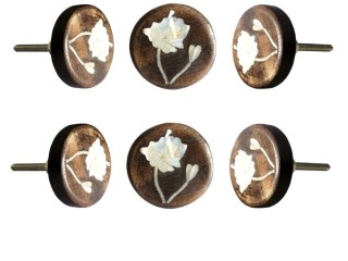 Discover Elegant Wooden Knobs for a Rustic Home Touch