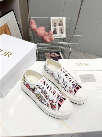 walkndior-platform-sneaker-white-multicolor-with-dior-4-saisons-hiver-motif-reps-big-0