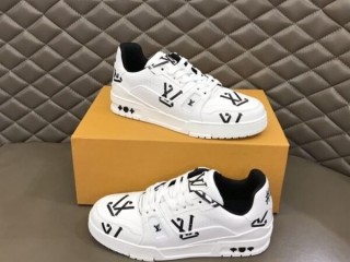 LOUIS VUITTON LV TRAINER SNEAKER