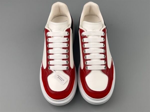 alexander-mcqueen-oversized-sneaker-in-blackwhitered-big-2