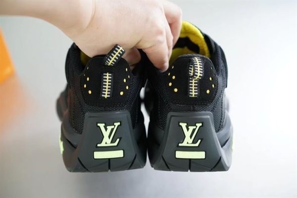 louis-vuitton-millenium-sneaker-replica-big-3