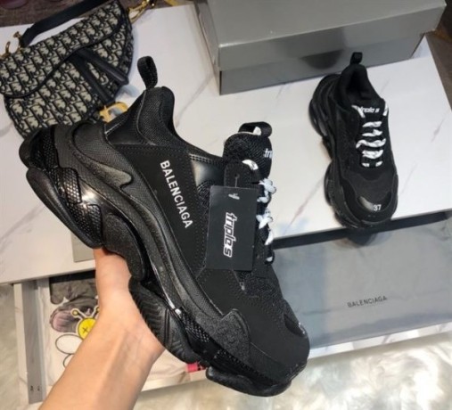 balenciaga-triple-s-clear-sole-trainers-replica-big-2