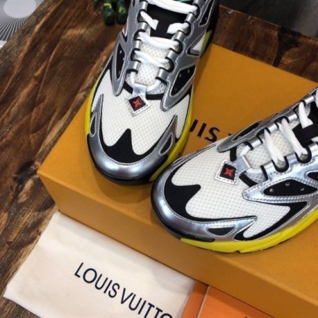 louis-vuitton-runner-tatic-sneaker-replica-big-1