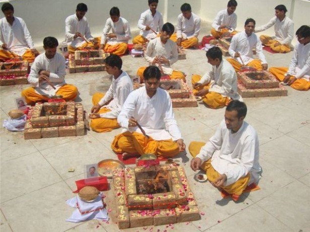 planetary-yagya-for-dosha-remedies-and-harmony-bhavana-pujan-kendra-big-0