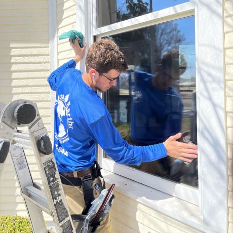 find-the-professional-window-cleaning-services-in-memphis-tn-big-0