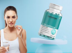 Which vitamin helps glutathione reduce pigmentation better?