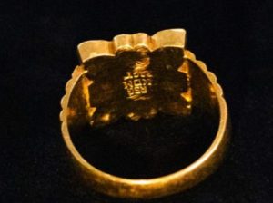 Man***Square***Navaratna***Ring***Nine***Gems***for***Strength