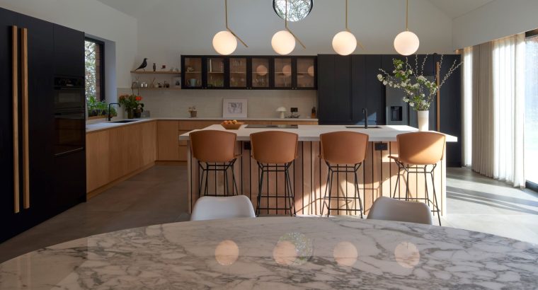 Bespoke***Kitchen***Design – Custom***Kitchens***for***Modern***Homes