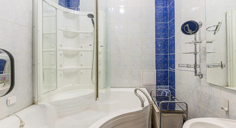 Custom***Tempered***Shower***Glass***Bathtub***Enclosures***for***Toronto